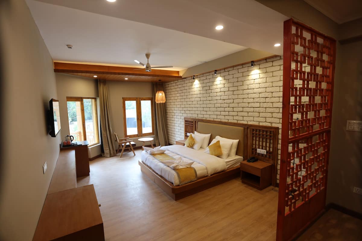 Junior Suite | Desk, laptop workspace, WiFi (free)