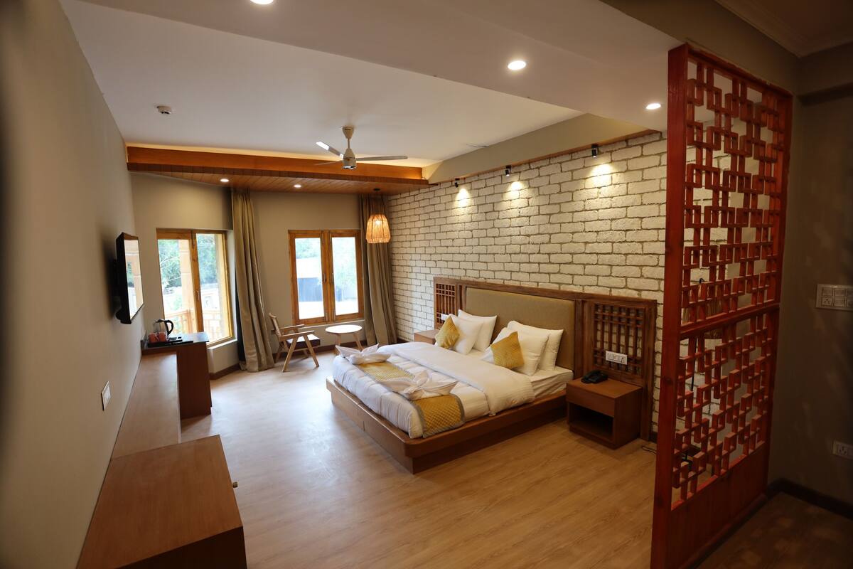 ห้องพรีเมียม, วิวสวน | โต๊ะทำงาน, พื้นที่ทำงานแบบใช้แล็ปท็อป, Wi-Fi ฟรี
