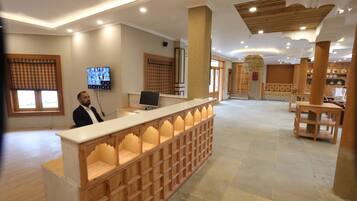 Presidential Room, Hill View | Lobby