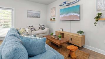 Townhome, Multiple Beds, Kitchen, Garden View (Pointe of Paradise) | Living area