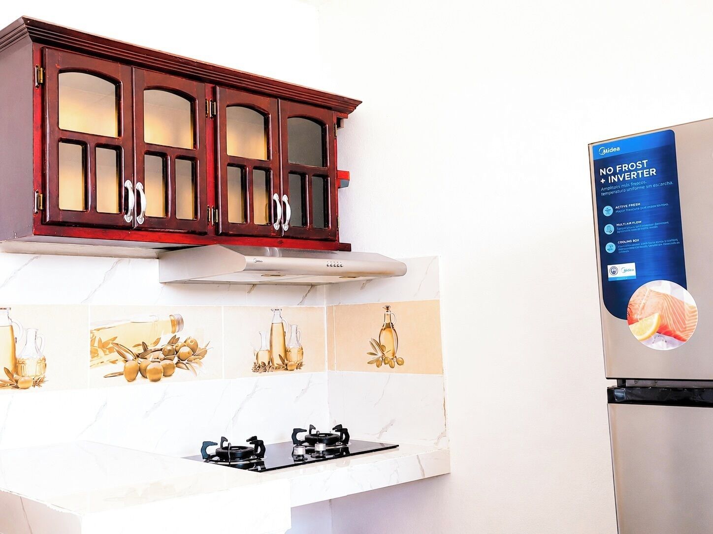 Deluxe Suite | Private kitchen | Stovetop, blender, cookware/dishes/utensils