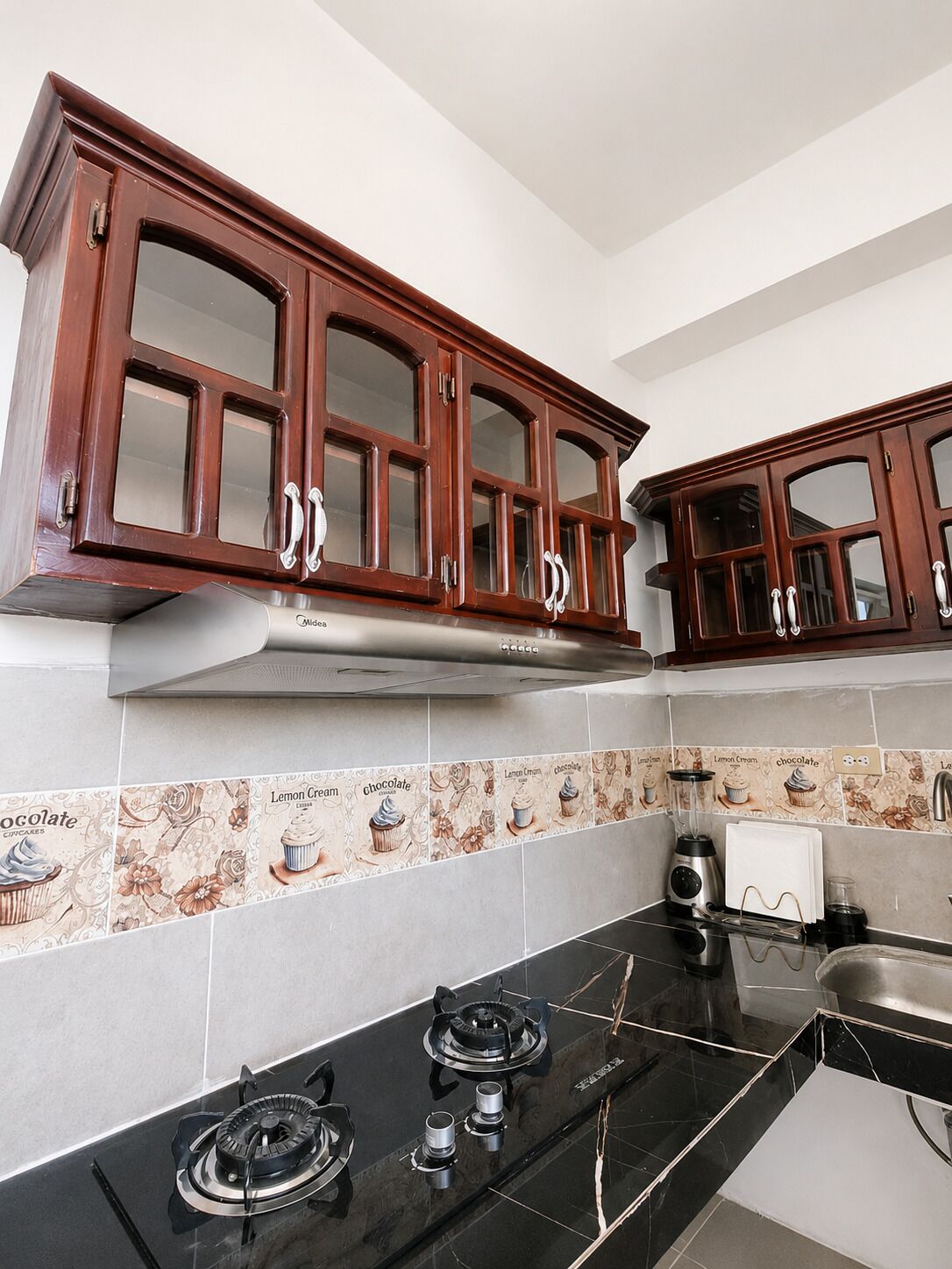 Chambre Standard | Cuisine privée | Plaque de cuisson, blender, batterie de cuisine, vaisselle et ustensiles