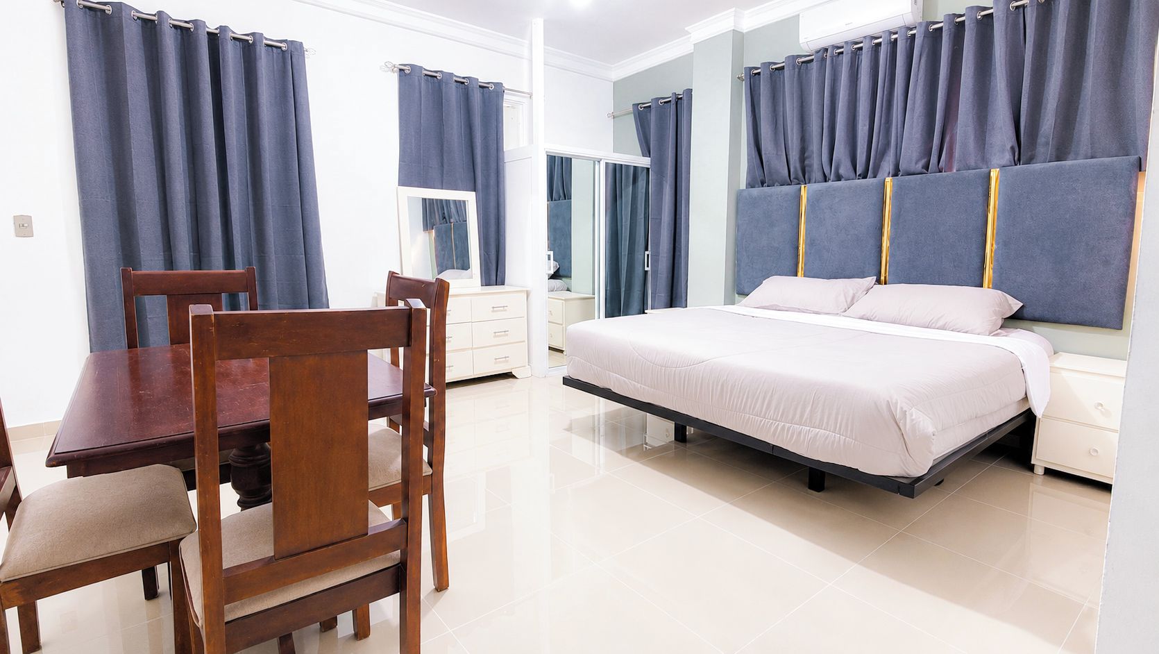 Deluxe Suite | Select Comfort beds, WiFi (free), bed sheets
