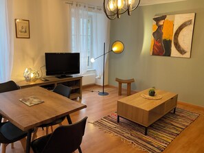 Dining - Vrbo Property (Morlaix)
