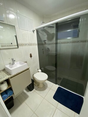 Bathroom - Serene 1-bedroom apartment in Praia Grande perfect for relaxing stays (Praia Grande)