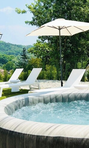 Bain à remous extérieur