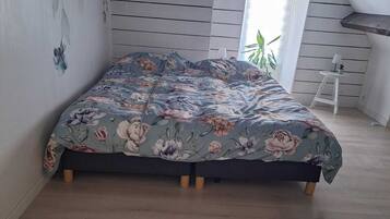 2 chambres, fer et planche à repasser, lit parapluie, Wi-Fi gratuit