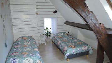 2 chambres, fer et planche à repasser, lit parapluie, Wi-Fi gratuit