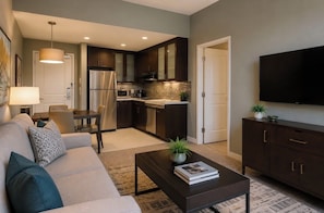 Living area - Luxury Hotel Suite Downtown Calgary -  
8 min walk to Calgary Stampede (Calgary)