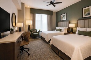 Iron/ironing board, WiFi, bed sheets - Luxury Hotel Suite Downtown Calgary -  
8 min walk to Calgary Stampede (Calgary)