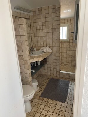 Hair dryer, soap - Vrbo Property (Grimaud)