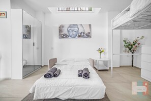Room - Vrbo Property (Milano)