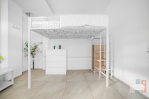 Interior - ZU12/4 Spacious and bright apartment in Milan (Milano)