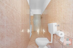 Bathroom - ZAN20: A Comfortable and Bright Apartment in Milan (Milano)
