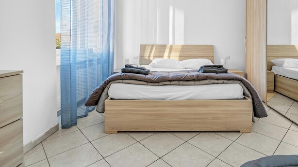 2 bedrooms, iron/ironing board, internet, bed sheets - ZAN20: A Comfortable and Bright Apartment in Milan (Milano)