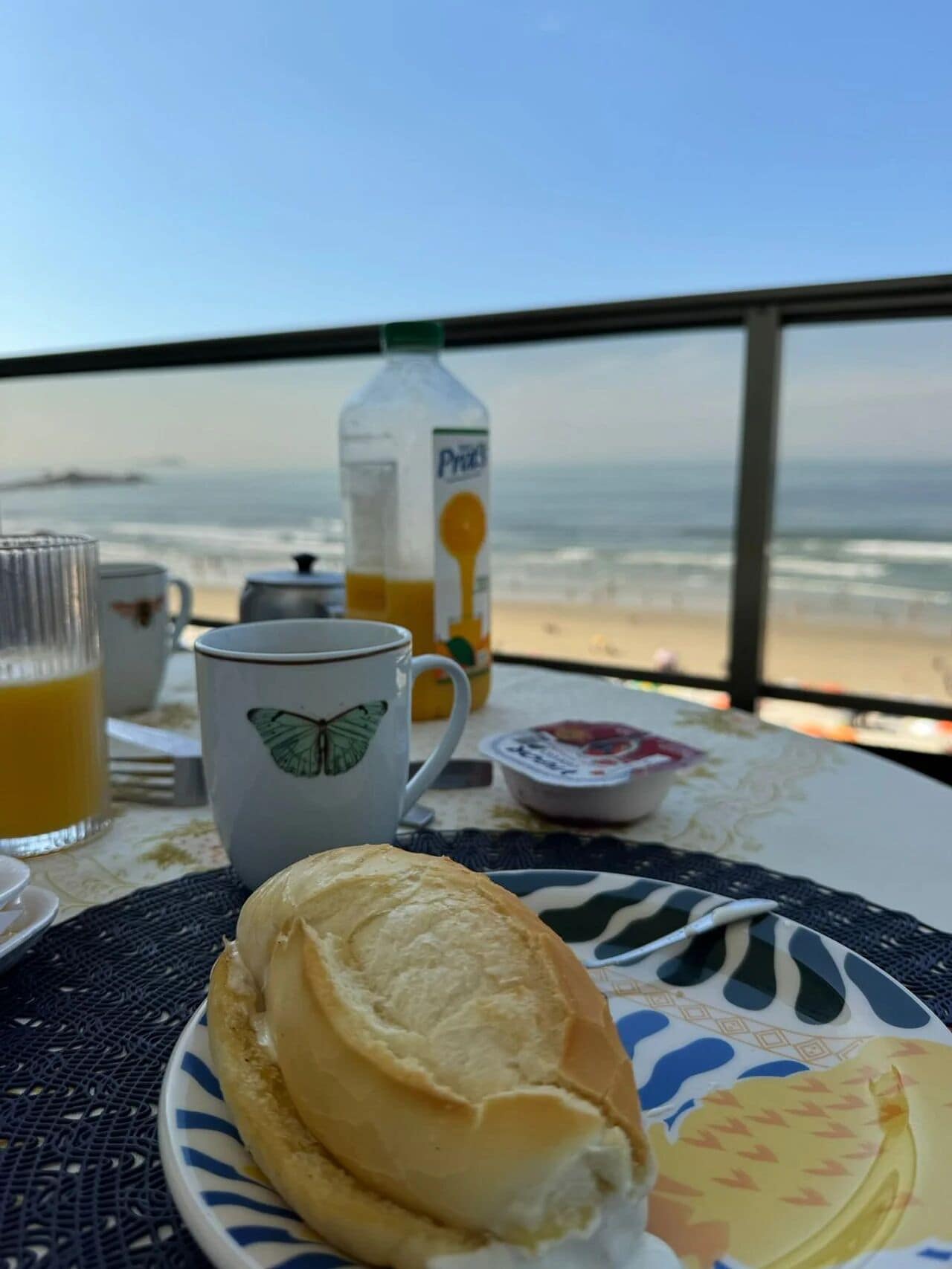 Deluxe-Apartment, Balkon, Strandblick | Speisen im Freien
