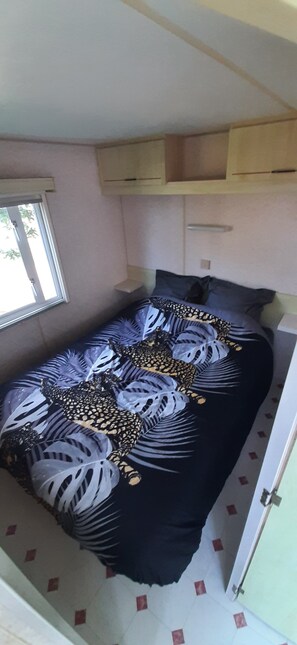 Internet, bed sheets - Mobile Home for Rent Near the Ocean (Plougrescant)