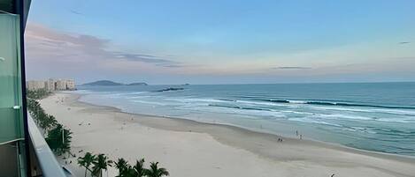 ดีลักซ์อพาร์ทเมนท์, วิวชายหาด | ชายหาด
