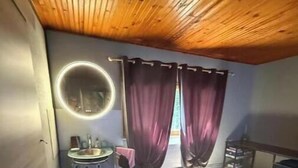 2 quartos, escrivaninha, berço de viagem, Wi-Fi de cortesia