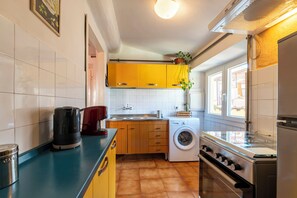 Private kitchen - Firenzuola9 • Free Parking • 25 minutes from Florence (Prato)