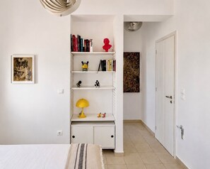 2 soverom, strykejern/-brett, internettilgang og sengetøy