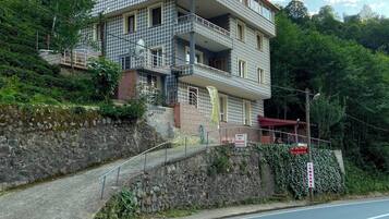 Esterni