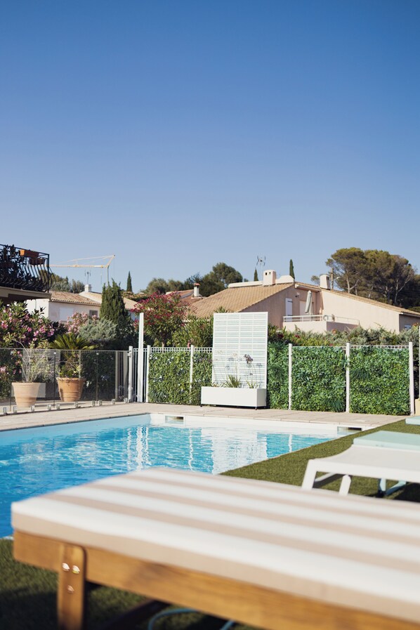 Pool - Vrbo Property (Saint-Raphaël)