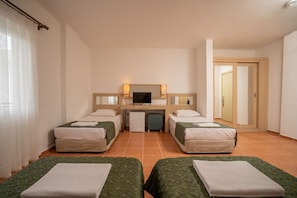 Laptop workspace, free WiFi - Malibu Garden Resort (Kiriş)