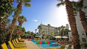 Outdoor pool, pool umbrellas, pool loungers
