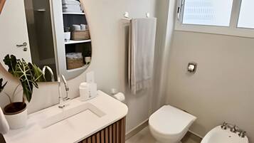 Leilighet – deluxe, balkong, strandutsikt | Bad