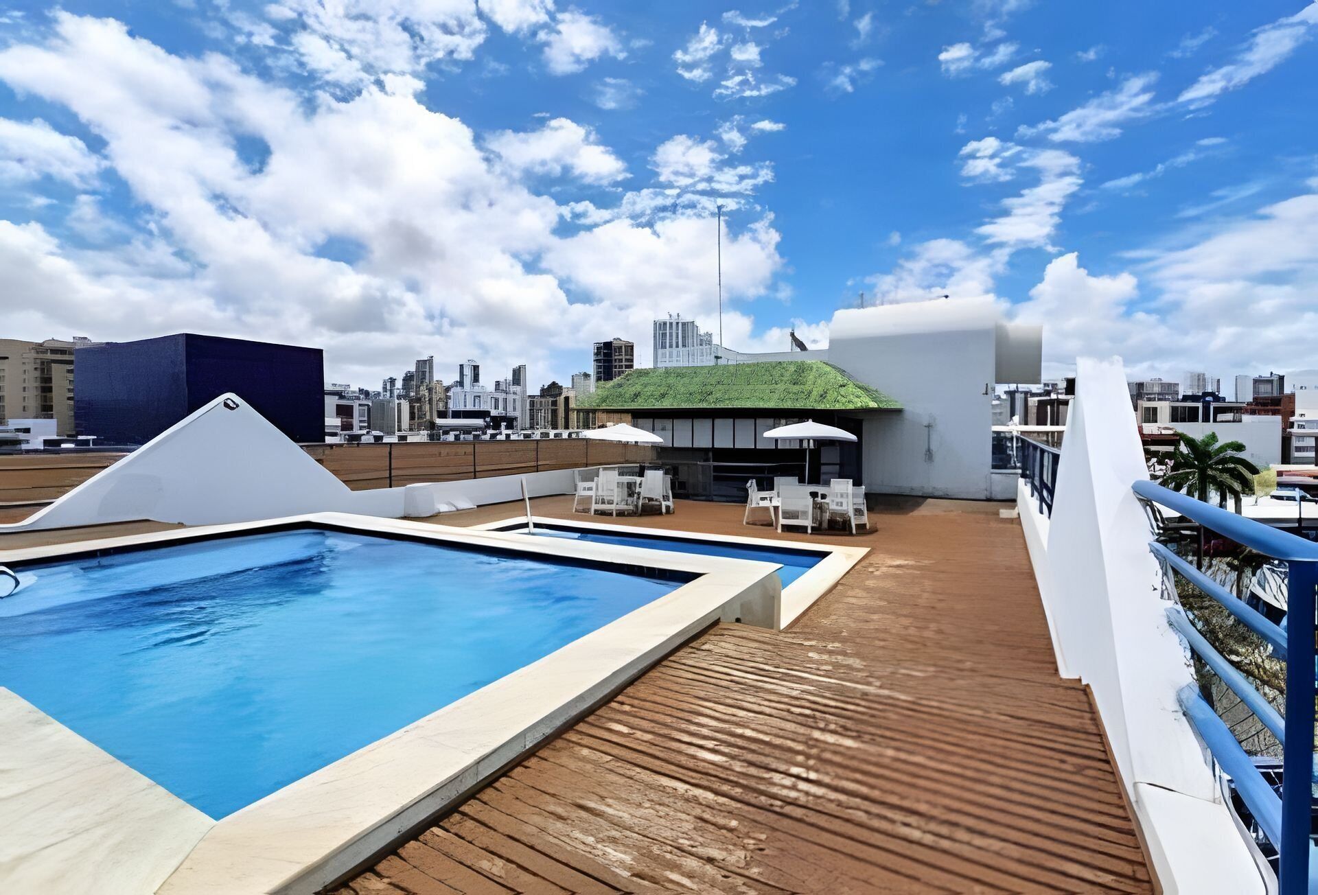 Apartamento básico | Piscina | 2 piscinas externas