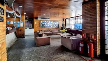 Apartamento básico | Saguão