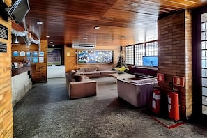 Apartamento básico | Saguão