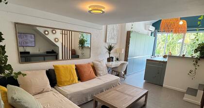 Fully air-conditioned 2-bedroom apartment in the center of the island.
