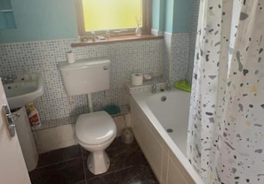 Combined shower/bathtub, deep-soaking bathtub