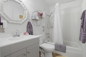 Hair dryer, towels, soap, toilet paper - Stargazers Western Retreat (Black Hawk)