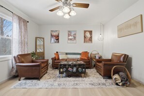 Living area - Stargazers Western Retreat (Black Hawk)