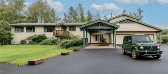 Spacious Lakeside Home with Firepit, Wraparound Deck, Kayaks & Gym