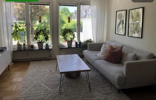 Living area - Vrbo Property (Vällingby)