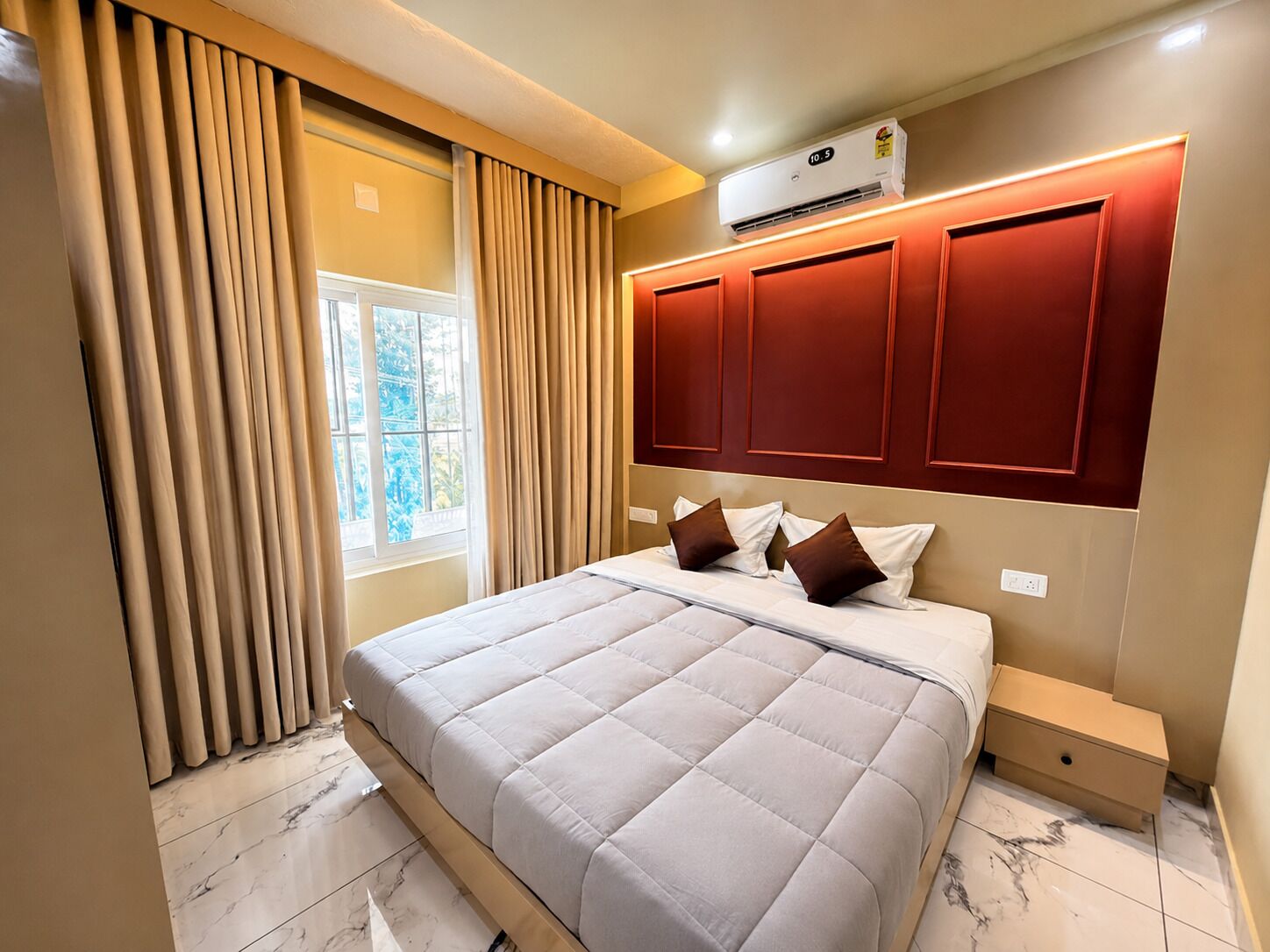 Luxury Suite, Mountain View | Frette Italian sheets, premium bedding, minibar, desk