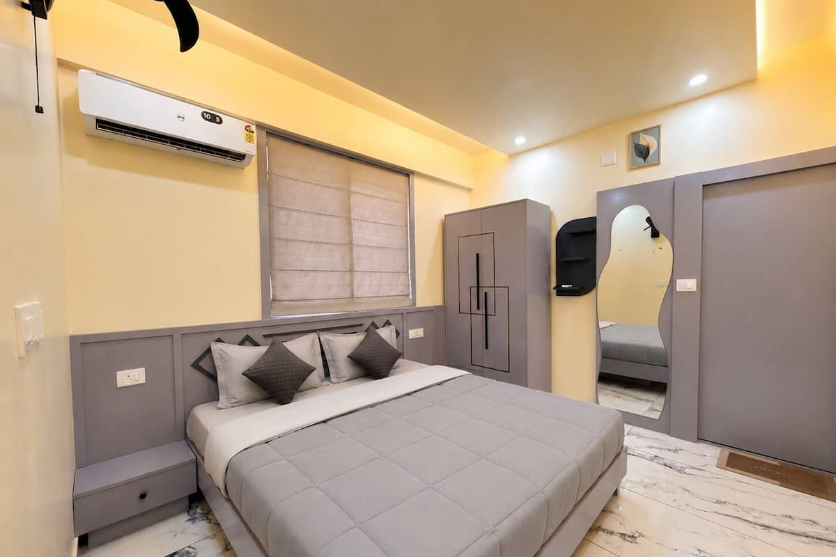 Superior Suite, Mountain View | Frette Italian sheets, premium bedding, minibar, desk