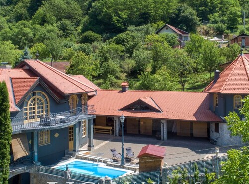 Requiem Rustical Heaven Villa With Outdoor Pool