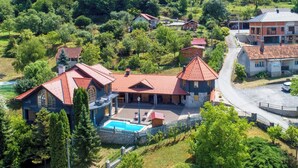 A large estate with multiple buildings, a swimming pool, and a well-maintained garden. - Requiem Rustical Heaven Villa With Outdoor Pool (Bednja)