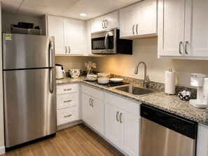 Private kitchen - The Waterfront Penthouse-Luxe Experience (Fort Myers)
