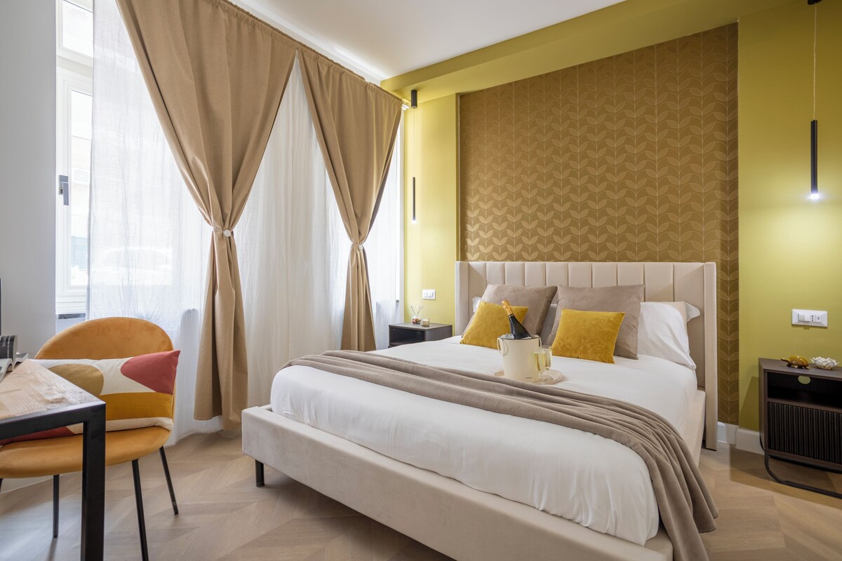 Premium bedding, in-room safe, desk, laptop workspace