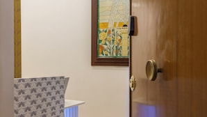 Unclassified image, 4 of 66, button - Trastevere suites guest house  (Rome)
