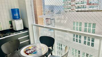 Apartment | Outdoor dining