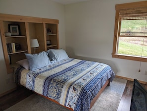 1 bedroom, WiFi (free), bed sheets