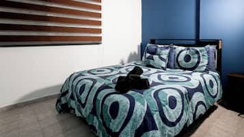 3 bedrooms, iron/ironing board, WiFi (free), bed sheets