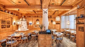 House | Dining